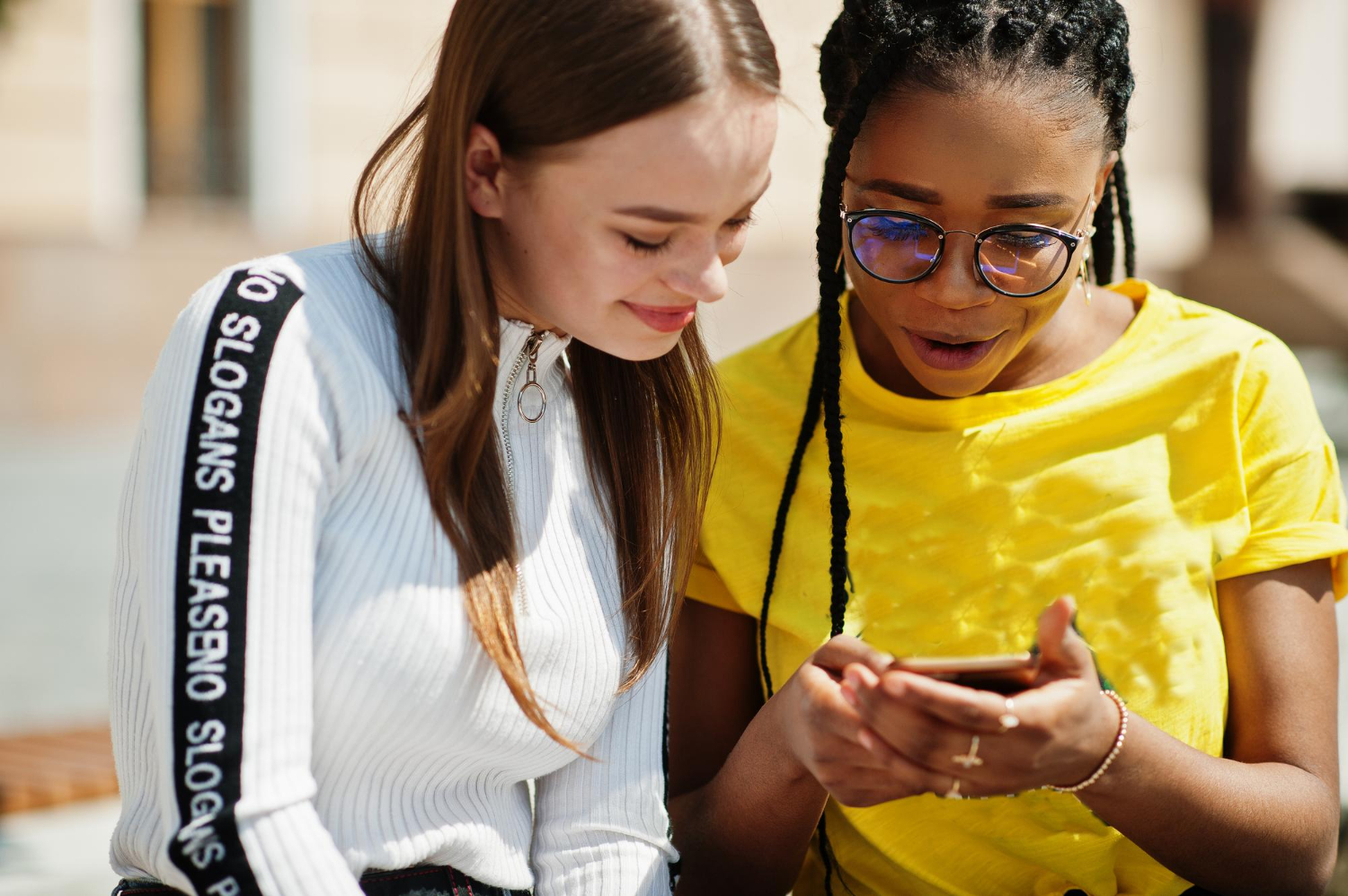 From FOMO to JOMO: Finding Joy in Your Fresh Feed