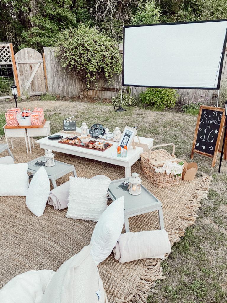 Pop-Up Picnics Become the New Teen Social Hangout