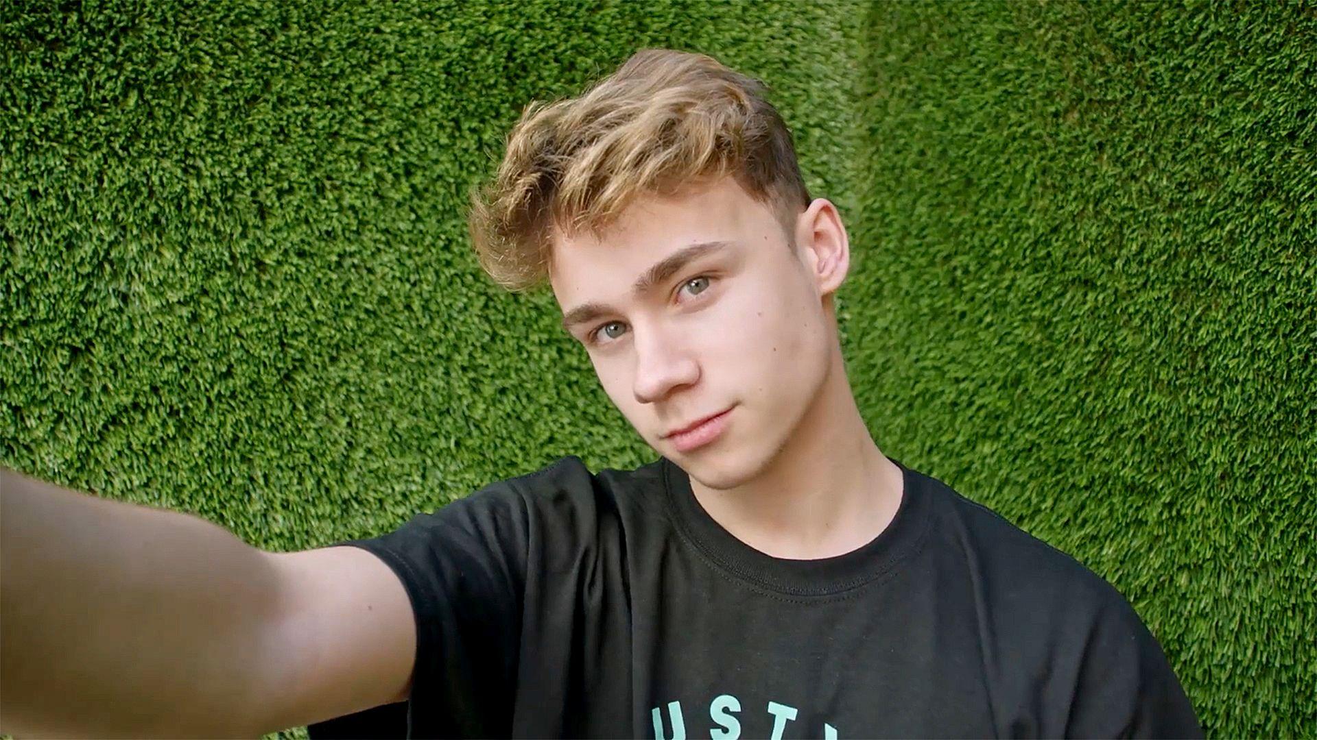 “Day in My Life” Vlogs Shape Teen Influencer Culture