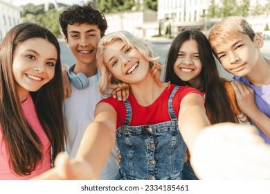 The Rise of Teen Influencer Friend Groups