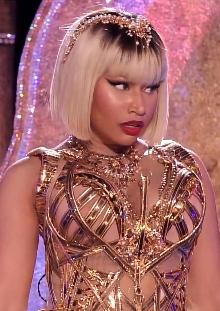 Nicki Minaj Surprises Fans With Barbz-Only Listening Party