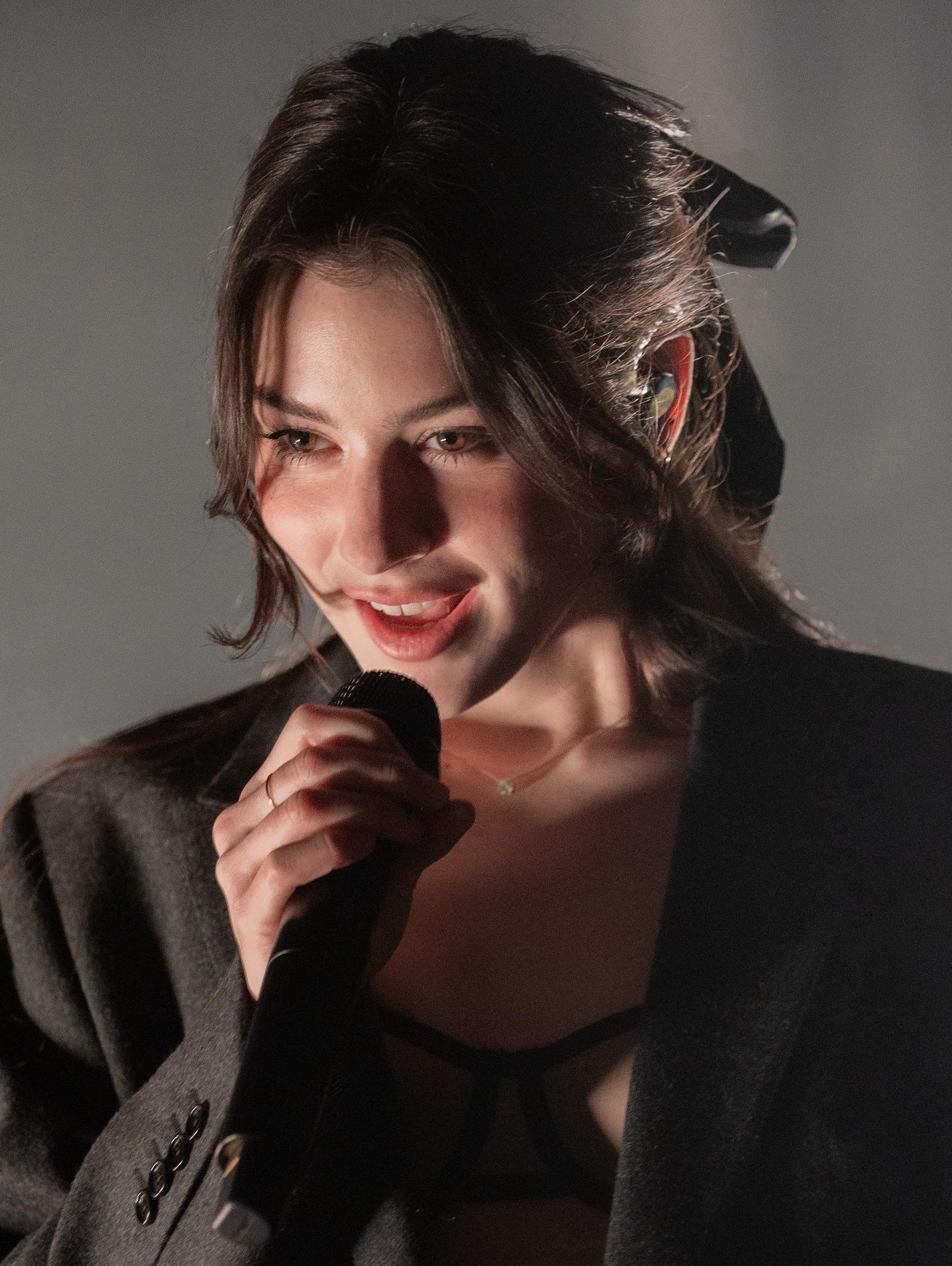 Gracie Abrams Gains Massive Buzz With Taylor Swift Cosigns