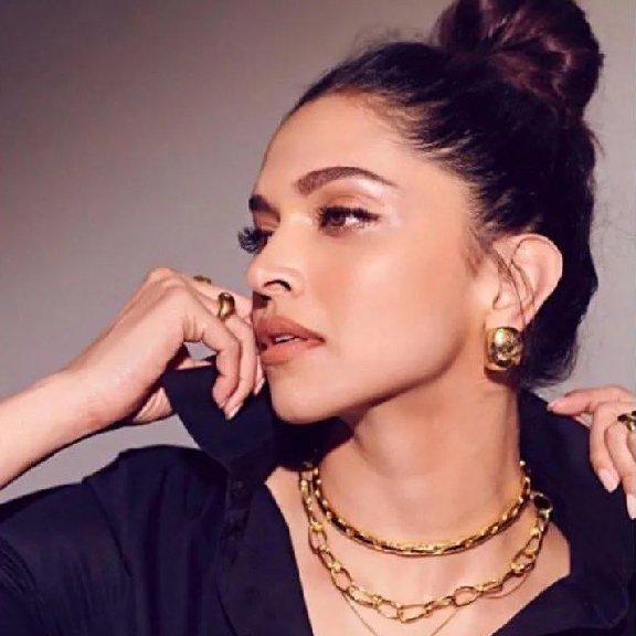 Stars Who Took “Statement Piece” Too Literally