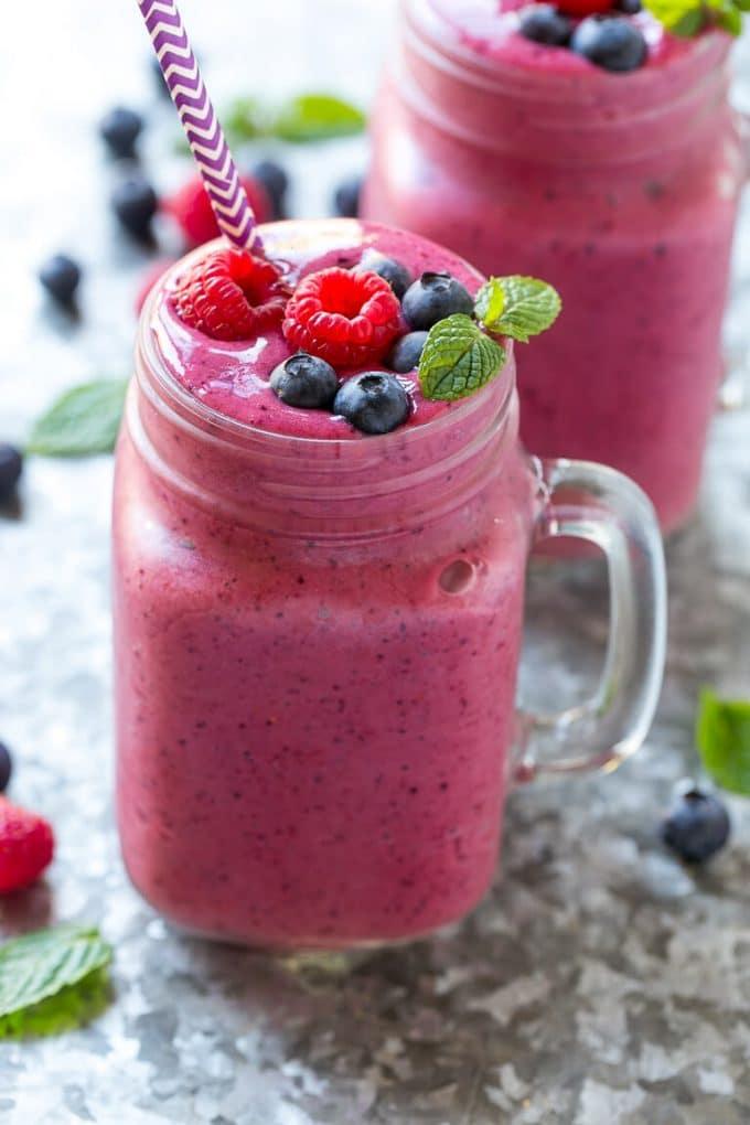 Fresh Berry Chia Smoothie