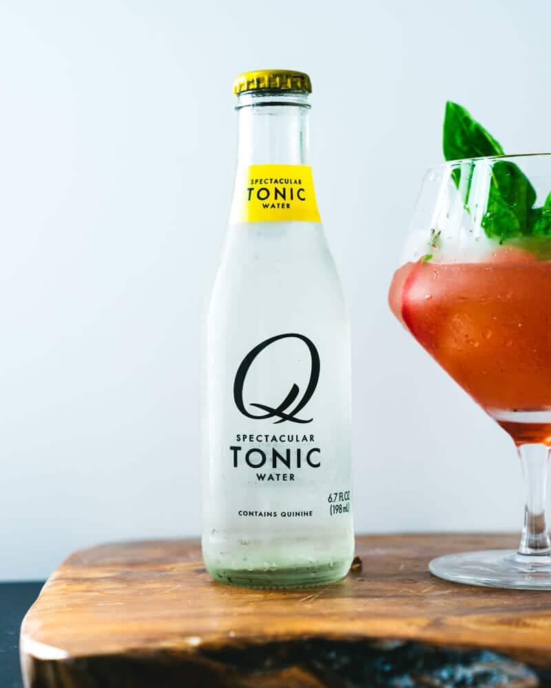 Glow-in-the-Dark Lemonade (with tonic & black light)