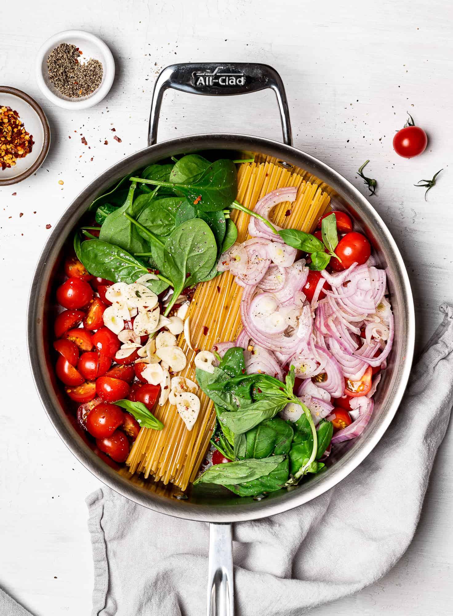 One-Pot Wonder: The Perfect Cheesy Taco Pasta.