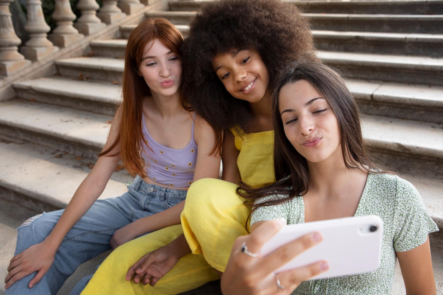 Da Queens VIP: Where Your Social Media Ghosts Can’t Follow!