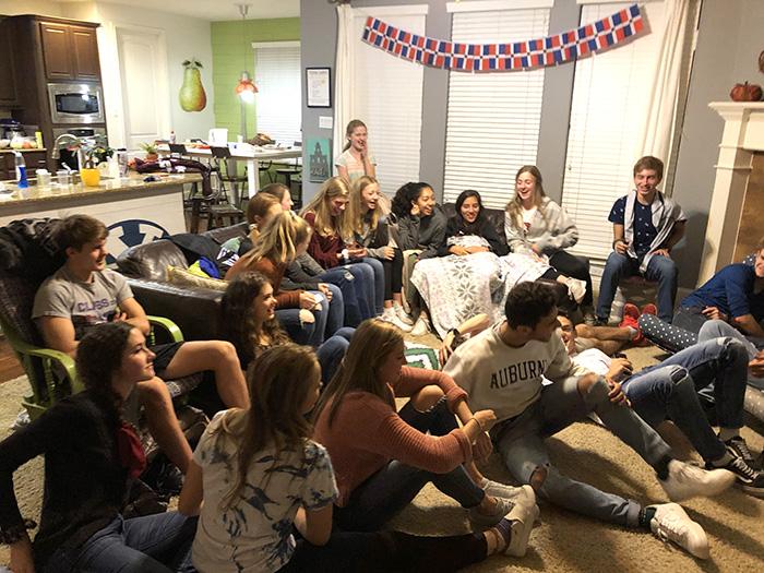 “Friendsgiving” Is the New Teen Holiday Tradition