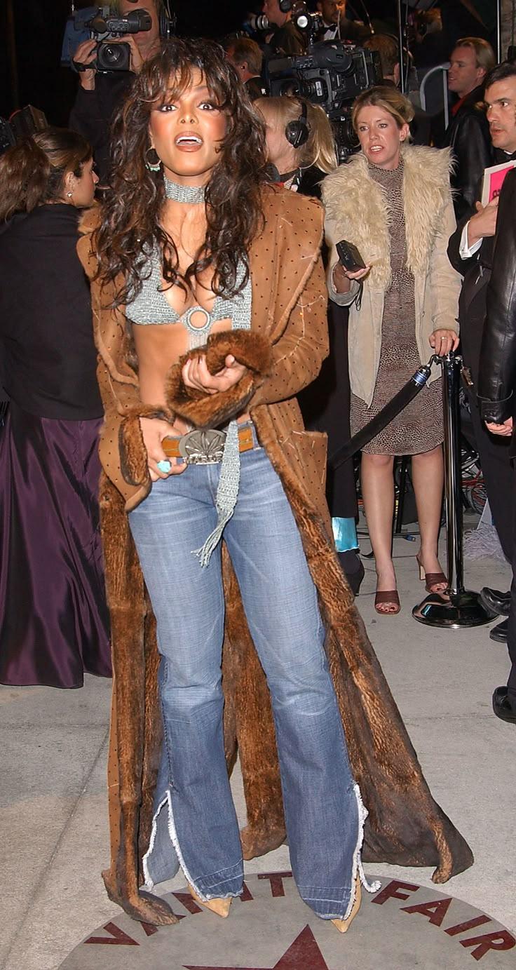 00s Pop Star Fashion Is Back — Time to Shine