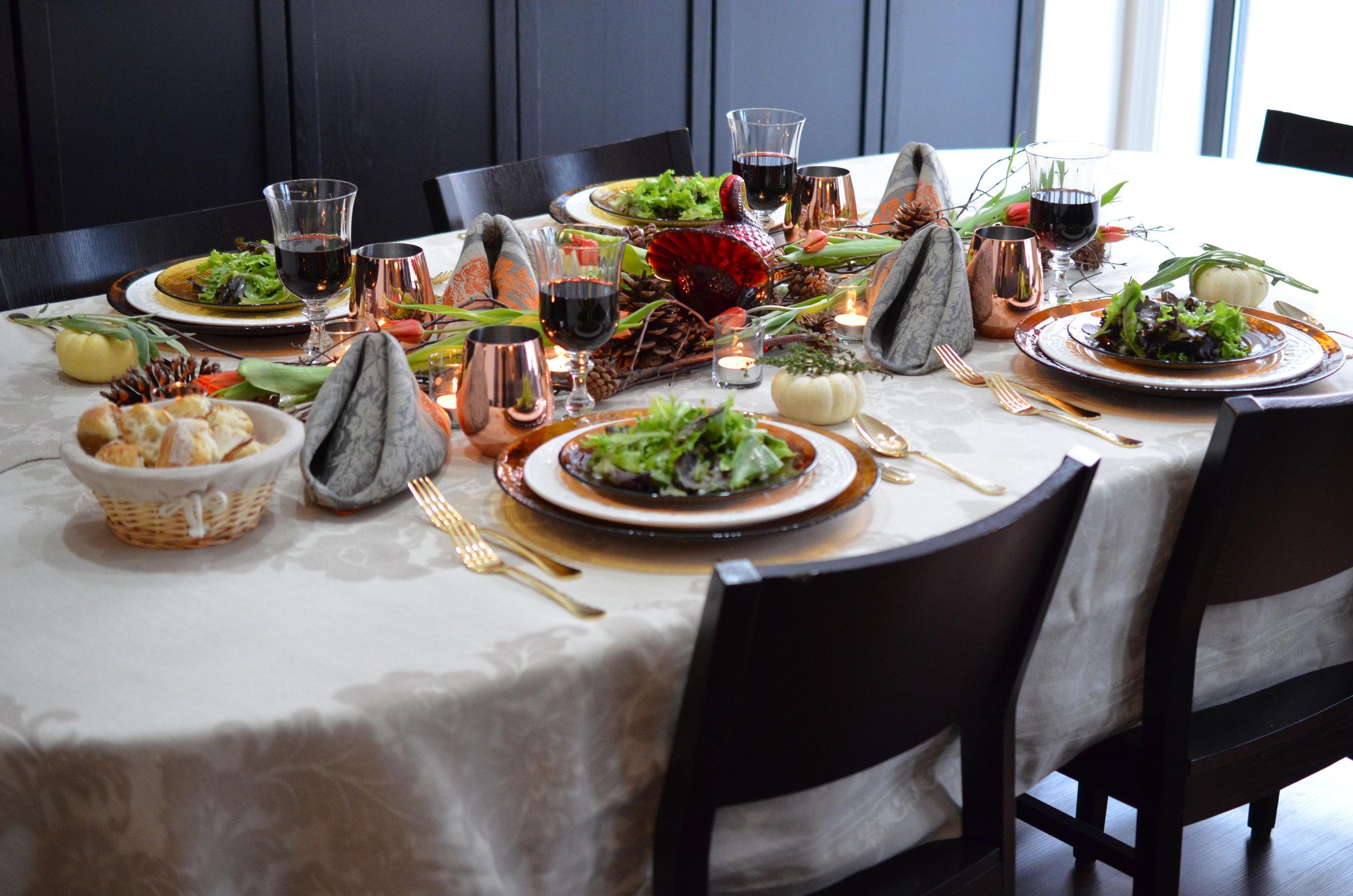 Thanksgiving Made Easy: Feast Like a Pro, Stress Like a Rookie!