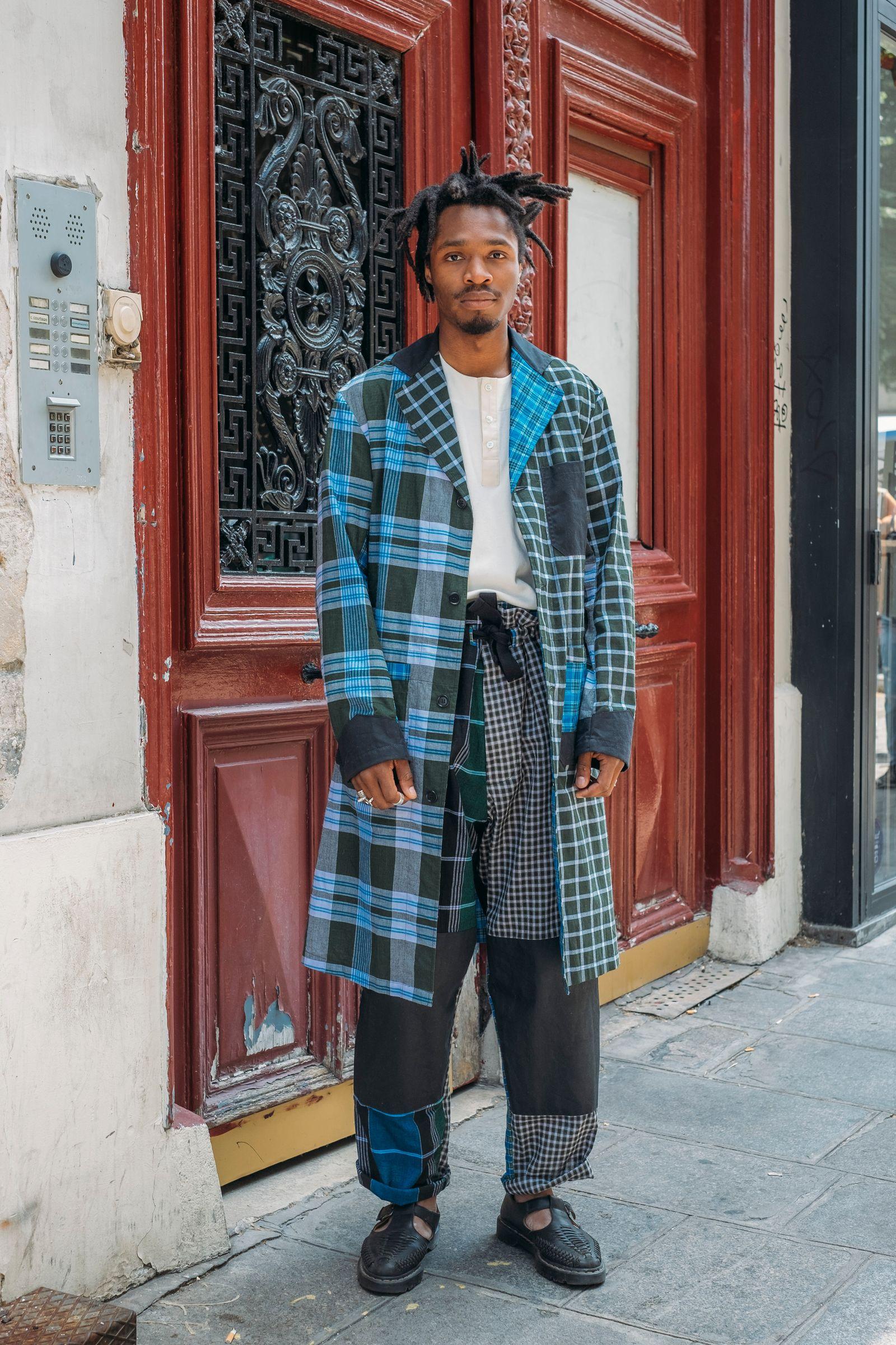 Explore how the resurgence of high-waisted styles taps into the nostalgia of past fashion eras, making them a statement piece in modern wardrobes. Discover why they resonate with those seeking comfort while embracing a vintage aesthetic