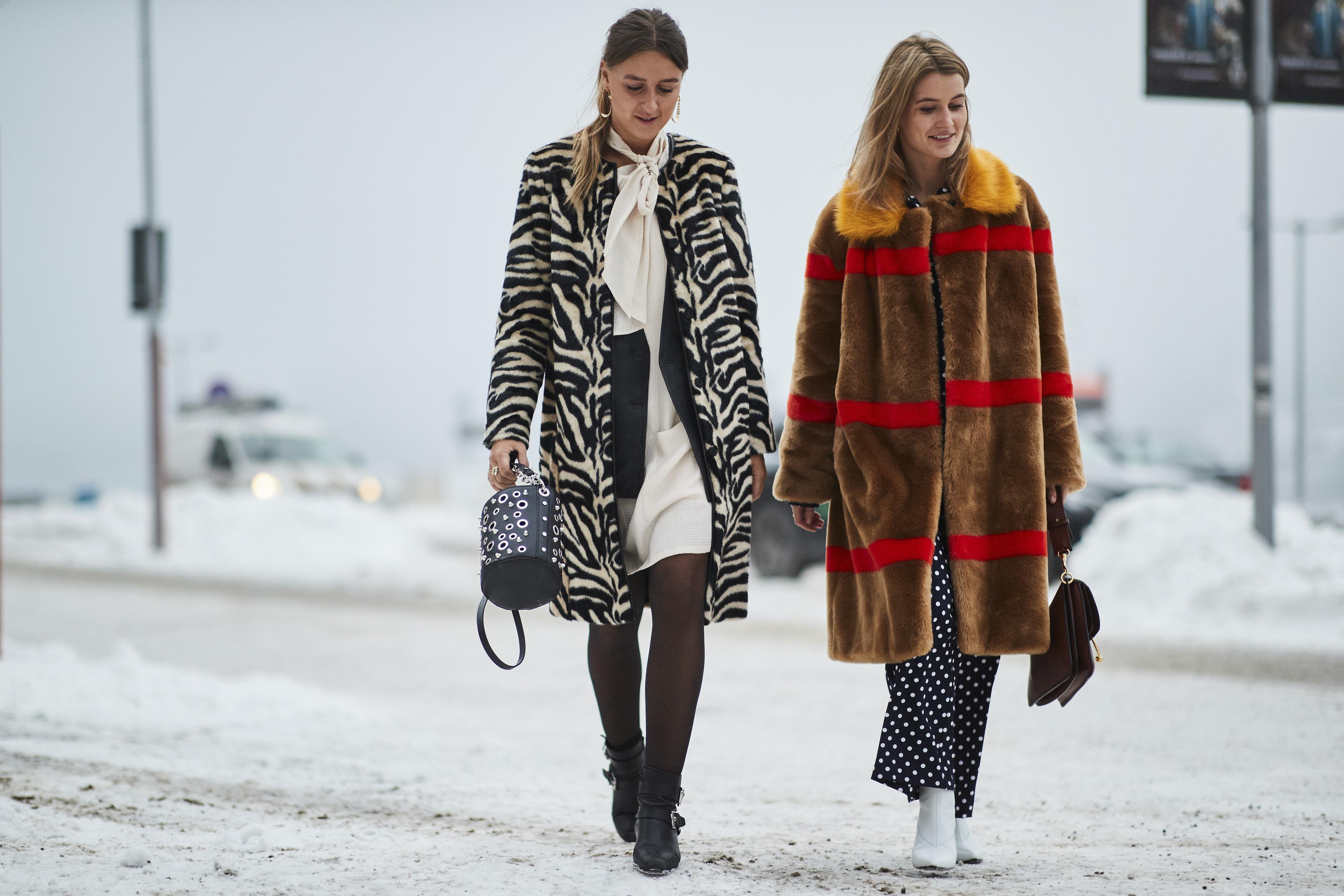 3) Outerwear Essentials: Invest in a statement coat that blends functionality with flair. Look for breathable, waterproof materials with customizable features like adjustable hoods and ventilation zippers. A timeless trench or a contemporary puffer can elevate your outfit while providing essential protection