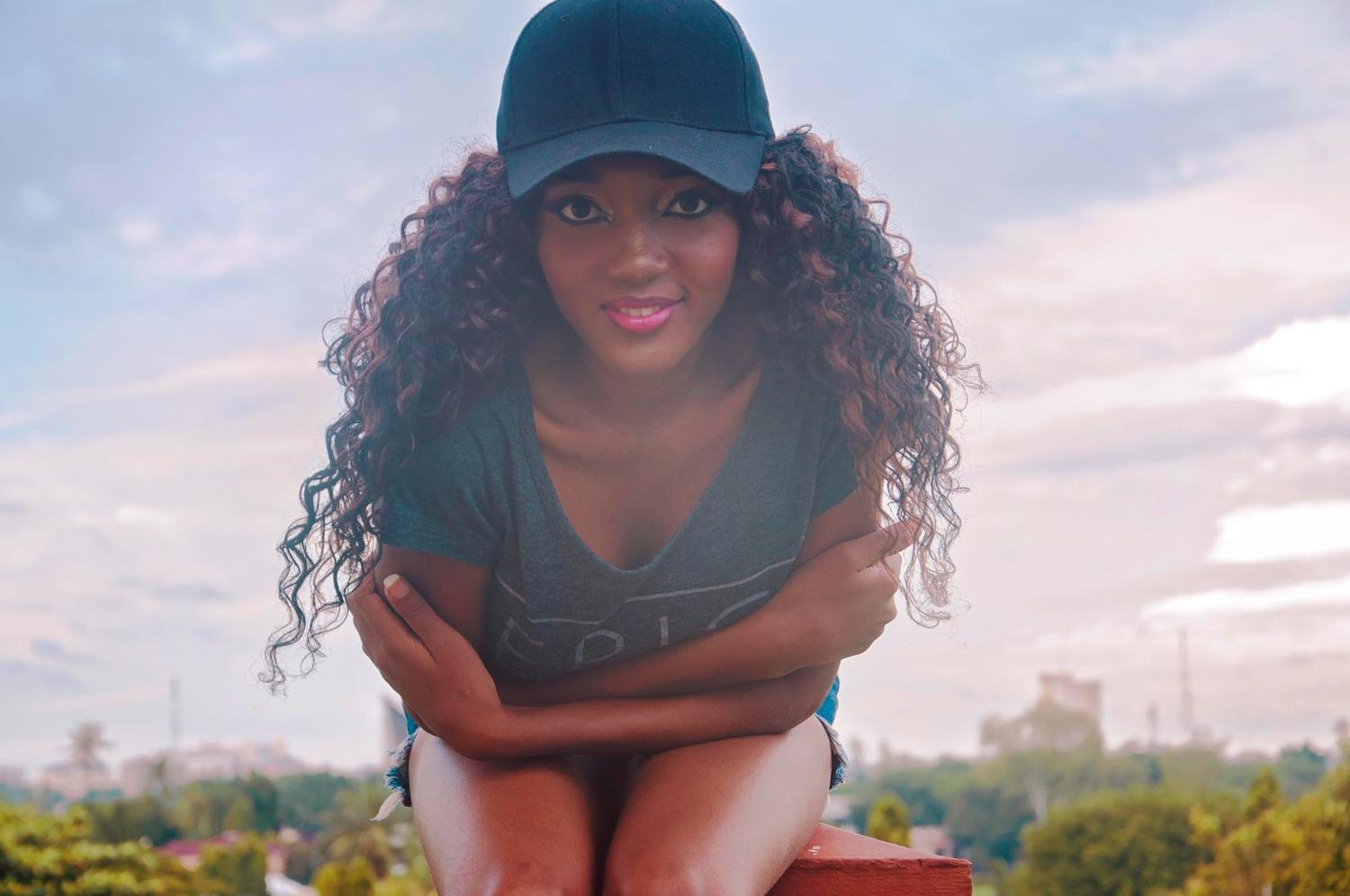 Unlock Your Style: Discover Da Queens’ BLUE Denim Outlet!