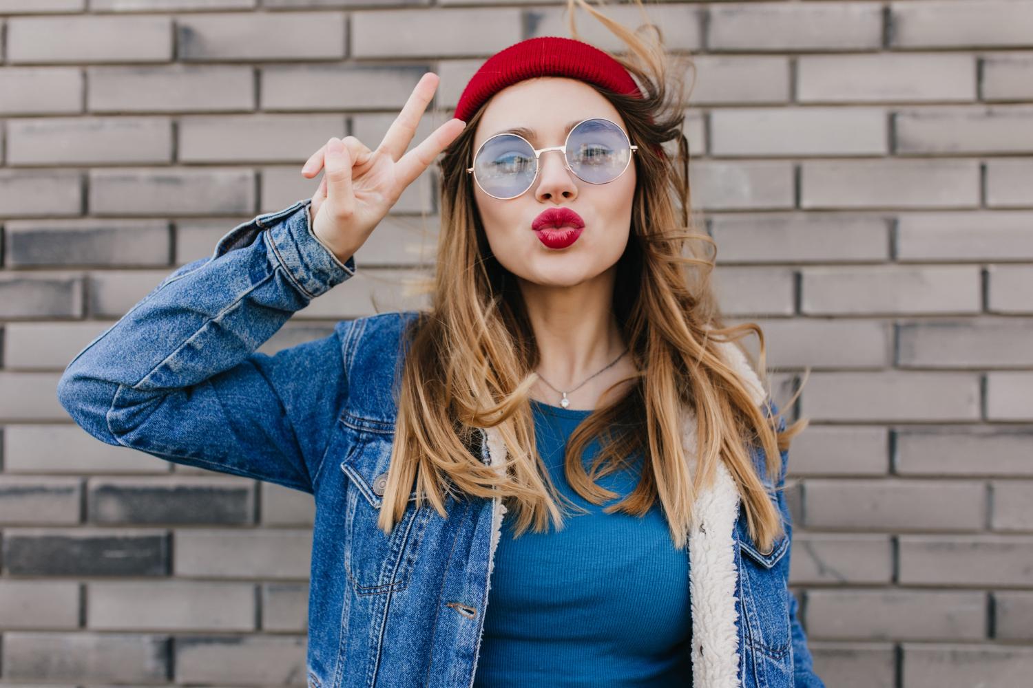 Denim Delight: Chic Styles for Less at BLUE Outlet!